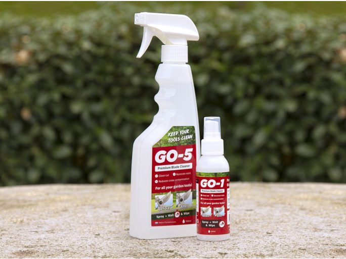ARS GO-1 pengetisztító spray 100 ml-es szórófejes flakonban, metszőolló pengéjének gyantaoldásához